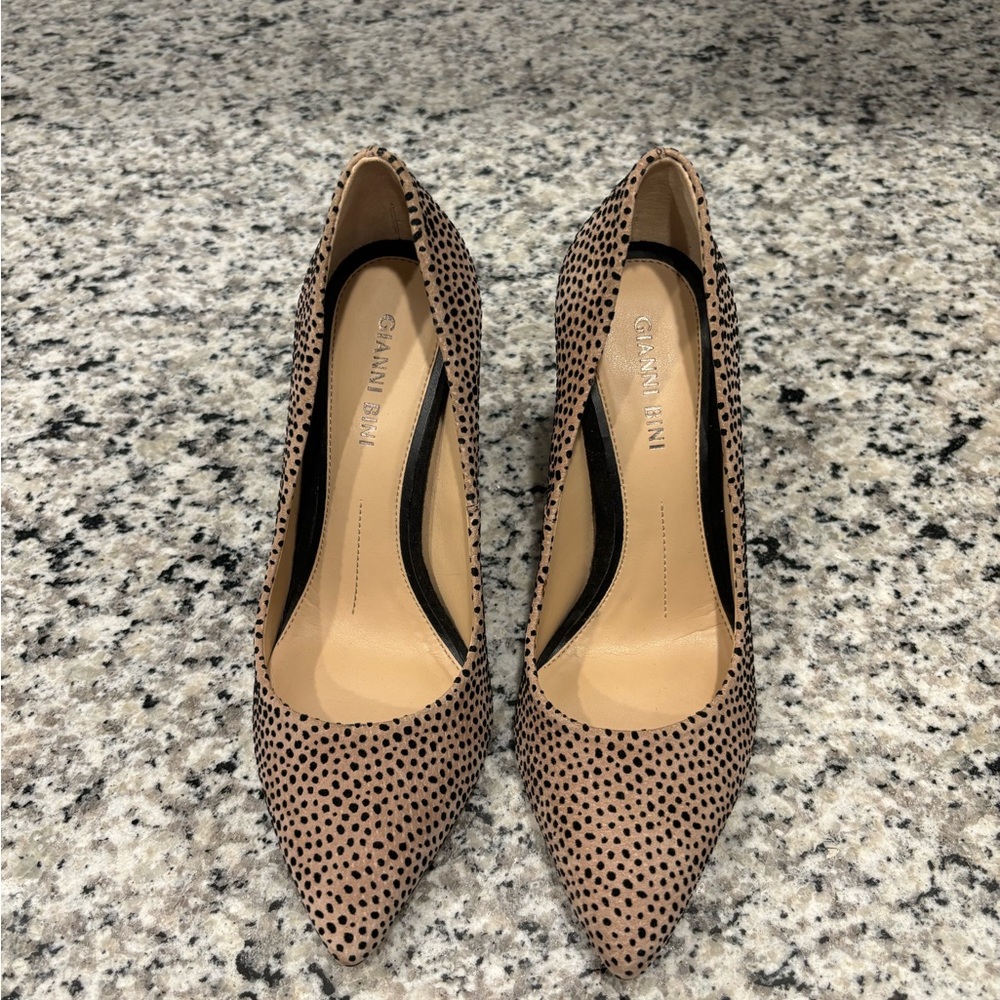Gianni Bini cheetah heels. Size 6
